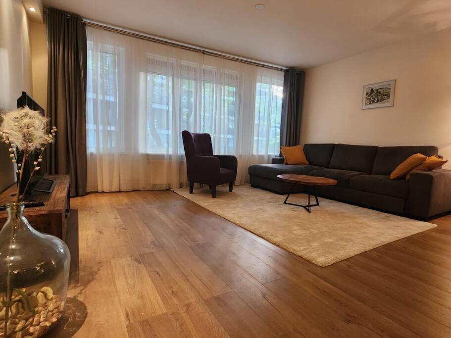 Apartamento Spacious Apartment, Canal Area, Center *